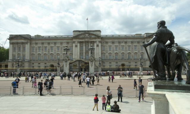 DRONNINGENS RESIDENS: Det var her, på Buckingham Palace sentralt i London, innbruddet skjedde. Foto: NTB Scanpix DRONNINGENS RESIDENS: Det var her, på Buckingham Palace sentralt i London, innbruddet skjedde. Foto: NTB Scanpix